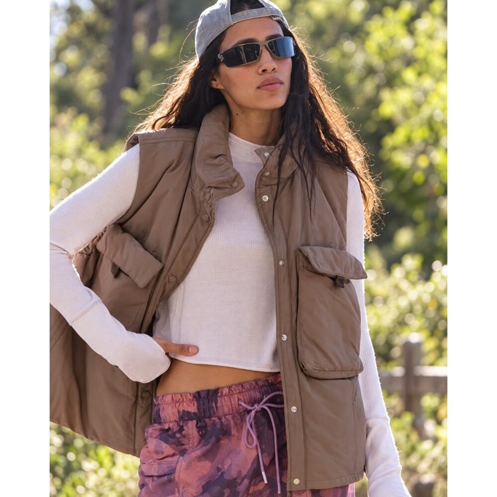 FP Movement Women’s Primaloft Rise Puffer Vest Hickory Brown Size S NWT $168 - Picture 2 of 9